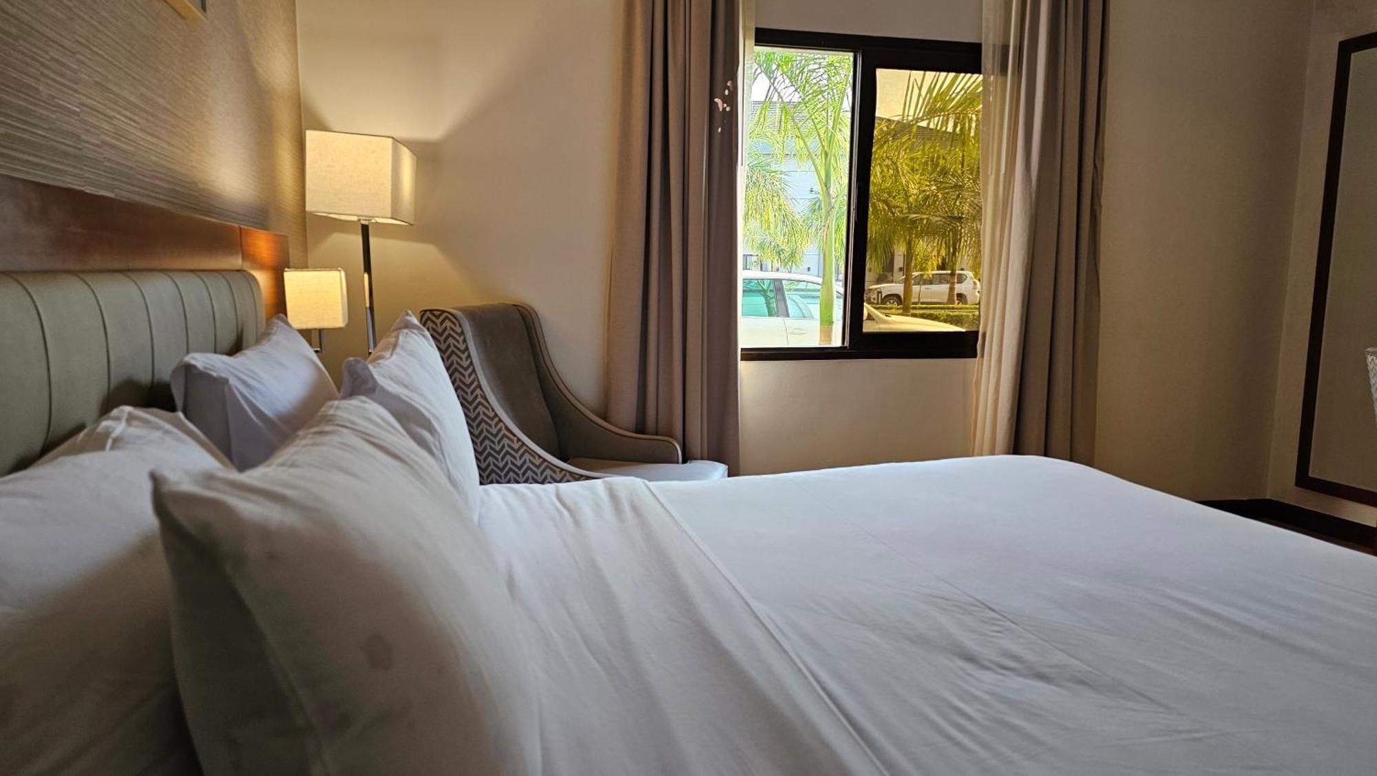 Imperial Plaza Hotel & Resort Giuba Esterno foto