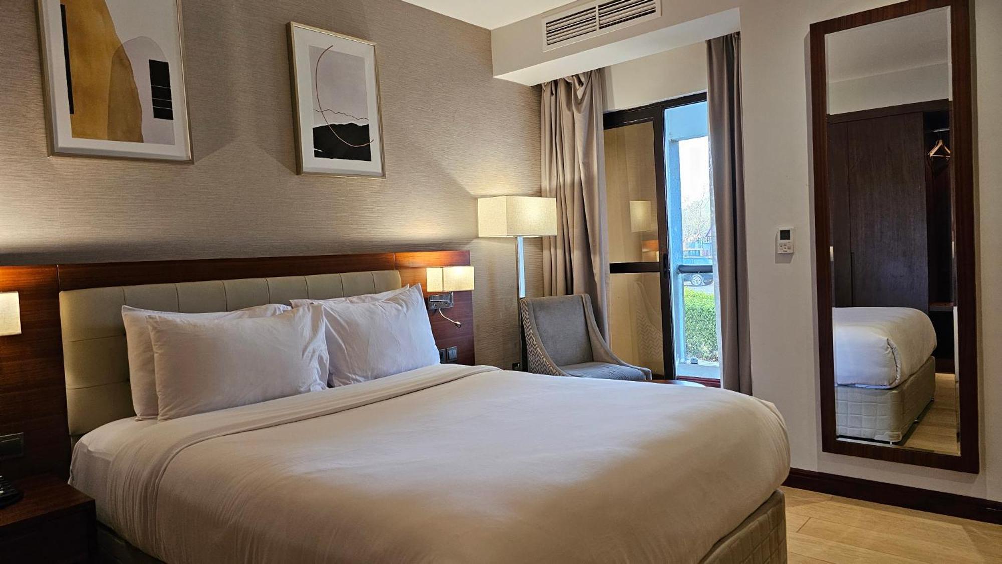 Imperial Plaza Hotel & Resort Giuba Esterno foto